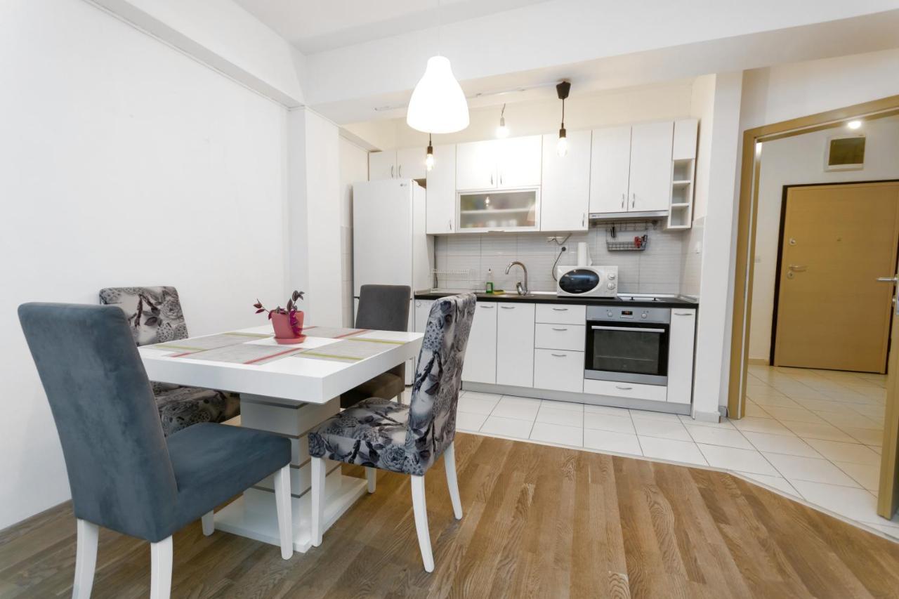 One Bedroom Apartment With Private Parking Üsküp Dış mekan fotoğraf