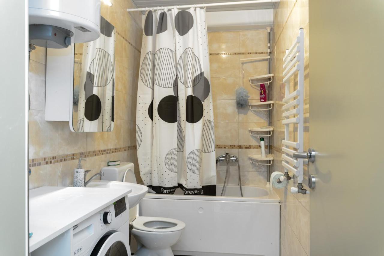 One Bedroom Apartment With Private Parking Üsküp Dış mekan fotoğraf
